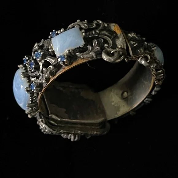 VTG Renaissance Revival Unsigned Hinged Cuff Bracelet; Selro Inspired - Picture 6 of 11